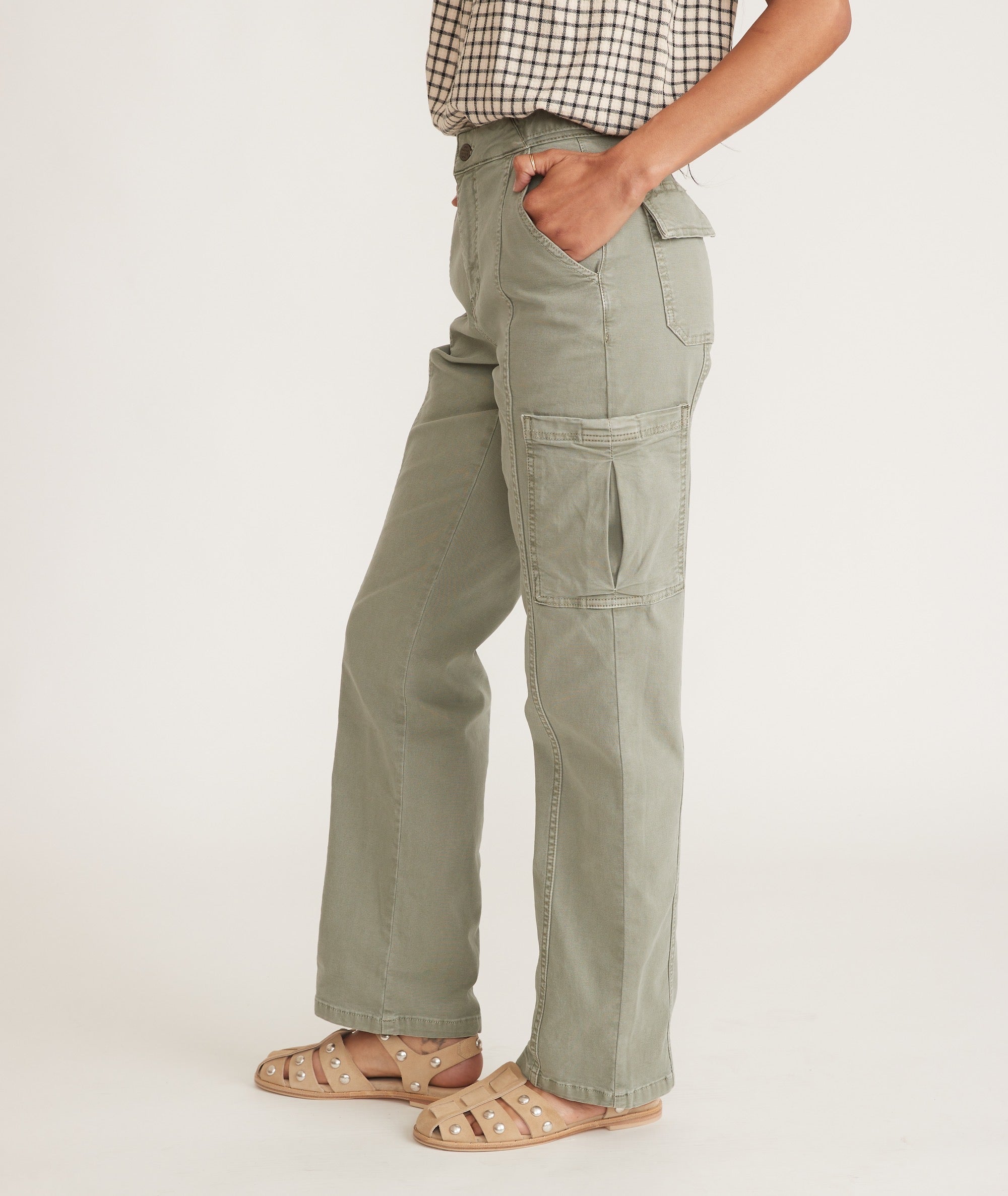 Buy Kook N Keech Men Khaki Solid Regular Fit Detachable Cargo Trousers on  Myntra | PaisaWapas.com
