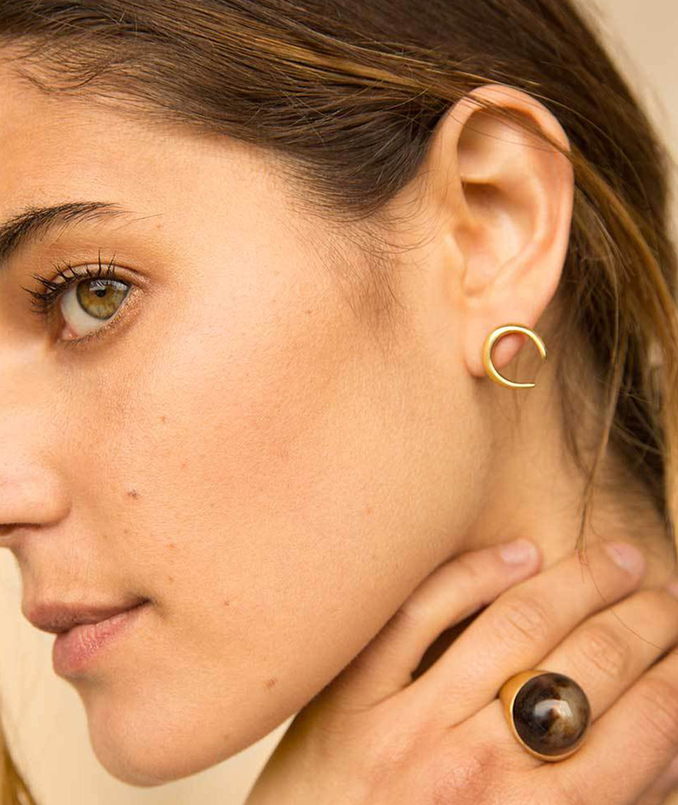 Soko Horseshoe Studs in Brass