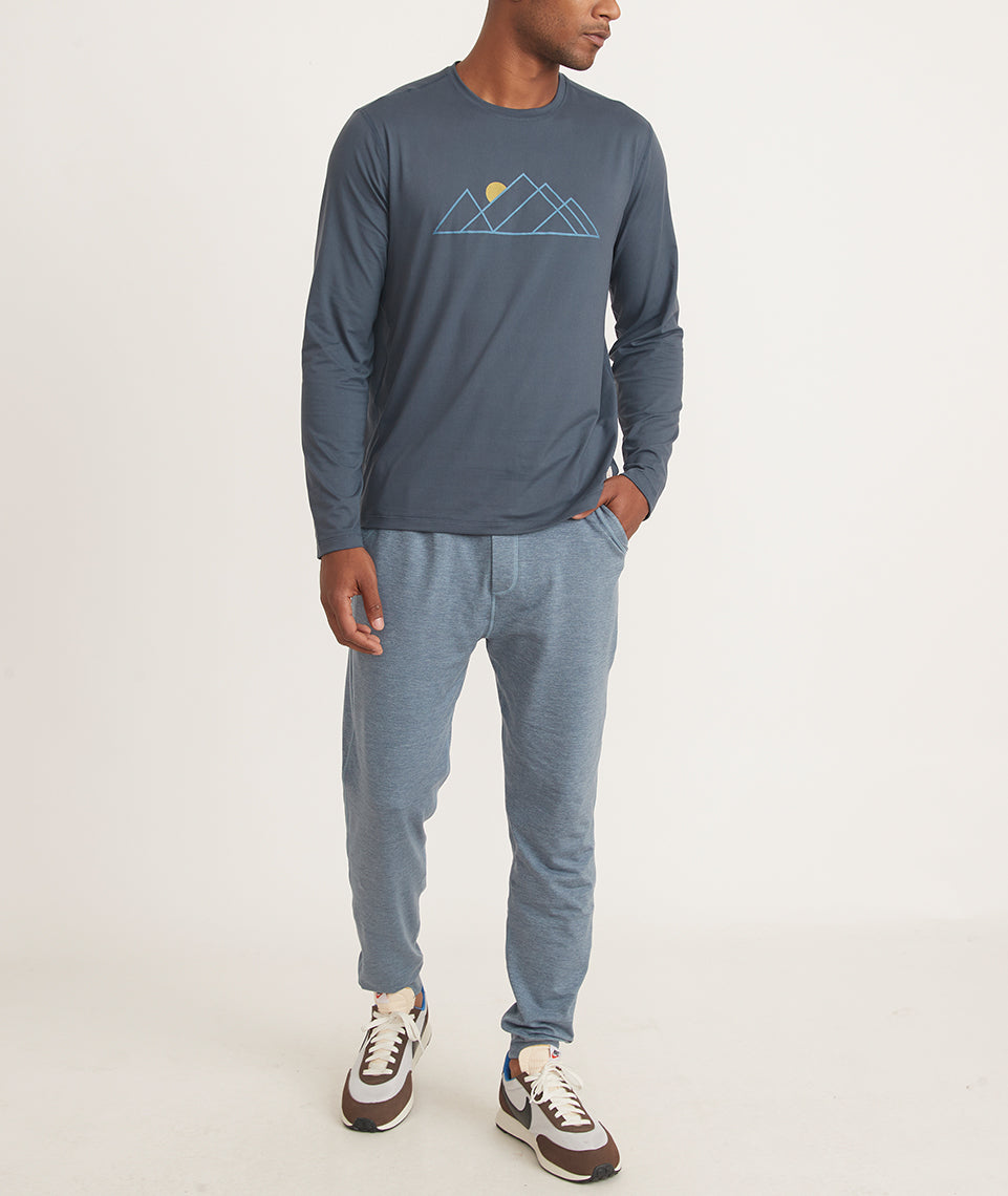 Long Sleeve Sport Crew Graphic Tee in Midnight Navy Mountain