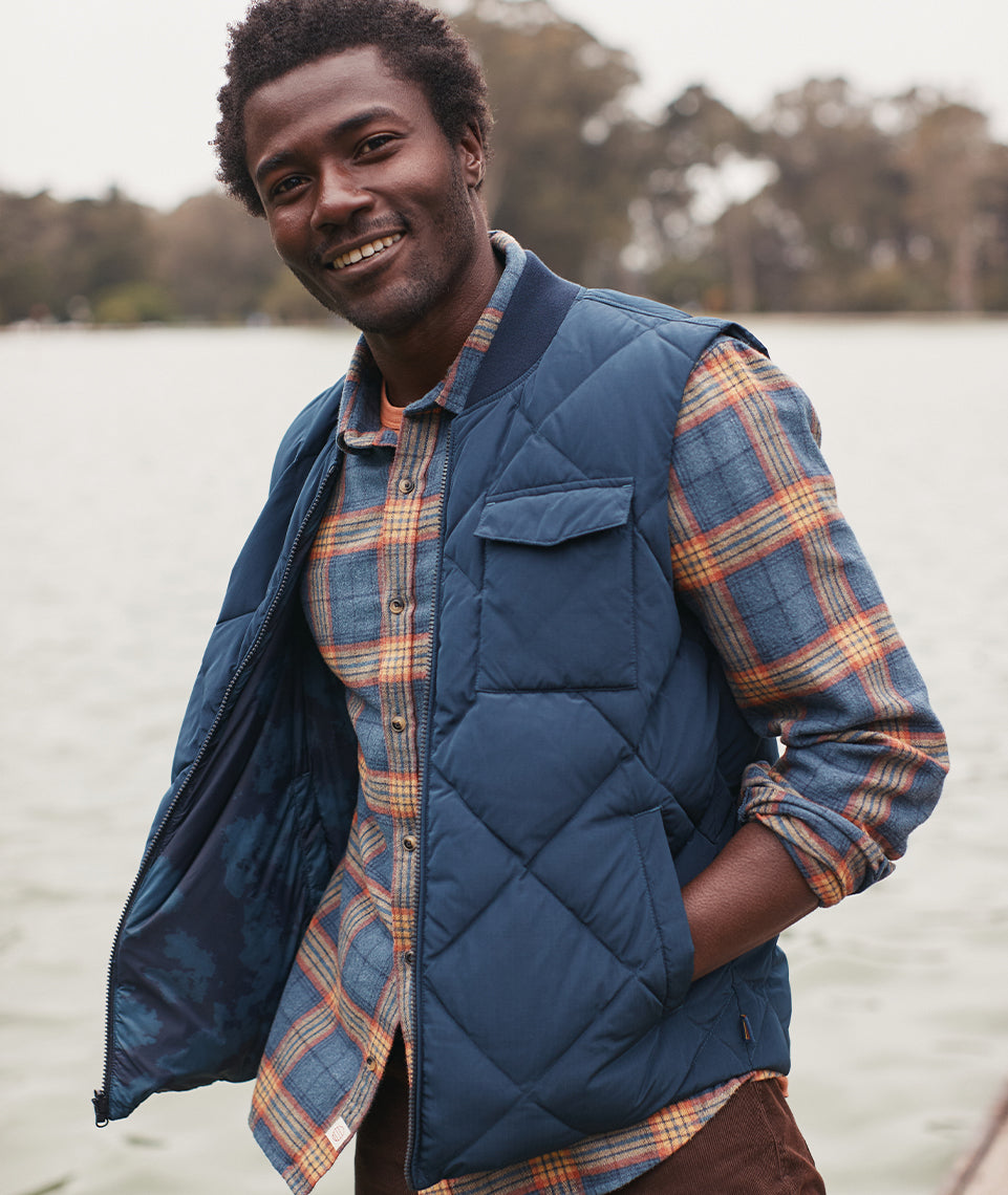 Light Weight Reversible Puffer Vest in Sky Captain – Marine Layer