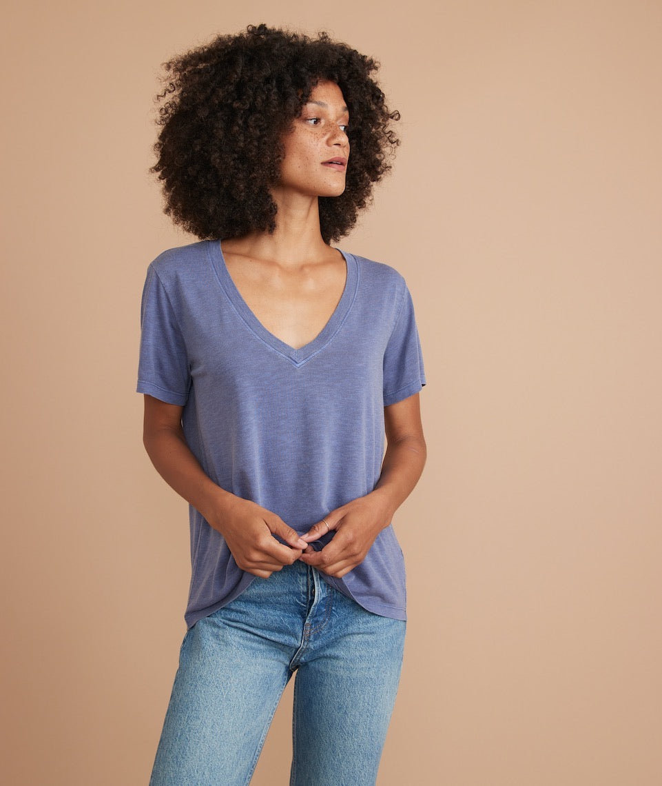 Boyfriend V-Neck Tee Spectrum Blue